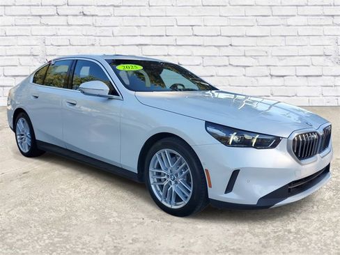 Used 2025 BMW 530i image 5