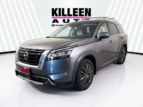 Used 2022 Nissan Pathfinder SL w/ SL Premium Package FWD image 3