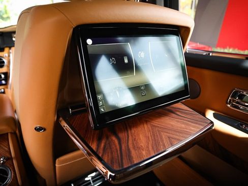 Used 2022 Rolls-Royce Cullinan AWD/4WD image 49