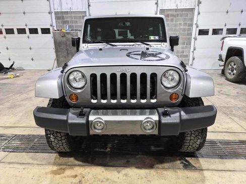 Used 2013 Jeep Wrangler Unlimited Sport image 2