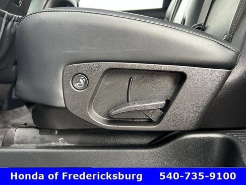 Used 2020 Kia Telluride S w/ S 8 Passenger Seating Package AWD/4WD image 30