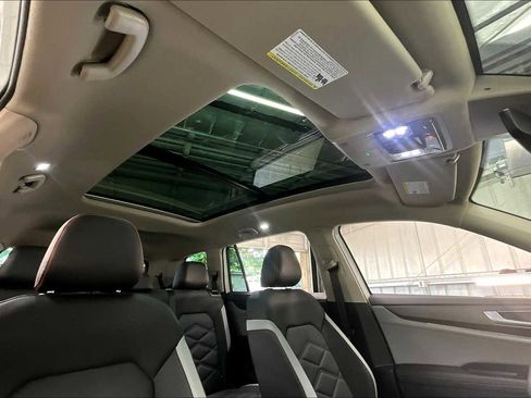 New 2025 Volkswagen Atlas Peak Edition SE image 29