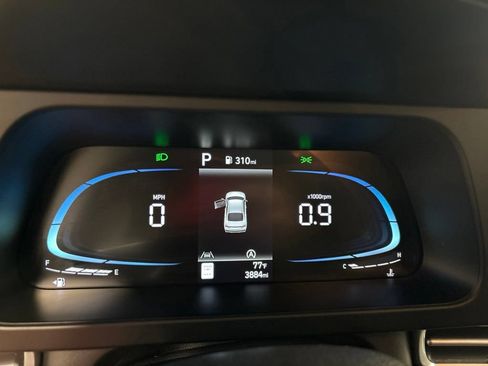 Certified 2025 Hyundai Elantra SE FWD image 16