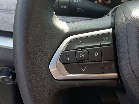 Used 2024 Jeep Compass Latitude image 20