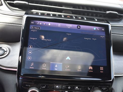 Used 2021 Jeep Grand Cherokee L Overland w/ Luxury Tech Group IV image 18