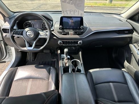 Used 2024 Nissan Altima 2.5 SR FWD image 37