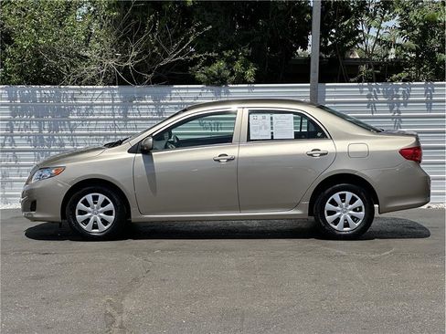 Used 2010 Toyota Corolla LE FWD image 13