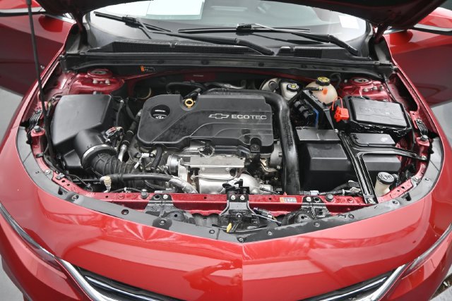 Used 2017 Chevrolet Malibu LT FWD image 35