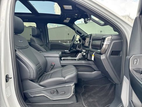 Used 2026 Ford F450 Platinum w/ FX4 Off-Road Package AWD/4WD image 25