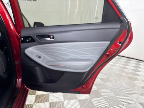 Used 2022 Toyota Avalon Limited w/ Advanced Safety Package FWD image 28