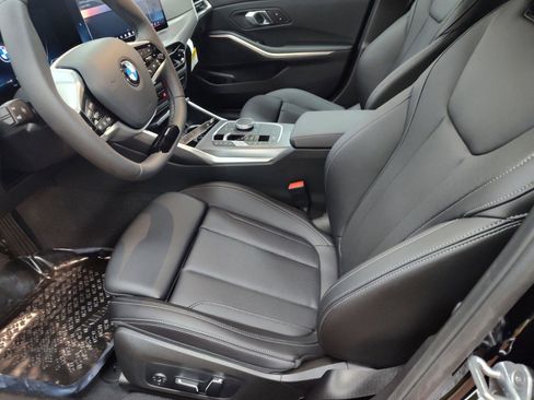 Used 2025 BMW 330i xDrive Sedan w/ Convenience Package image 5