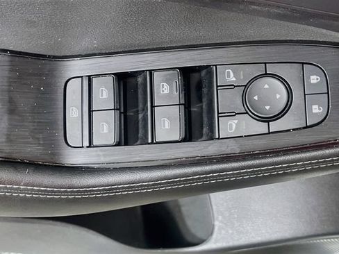 Used 2022 Nissan Rogue SV w/ SV Premium Package AWD/4WD image 18