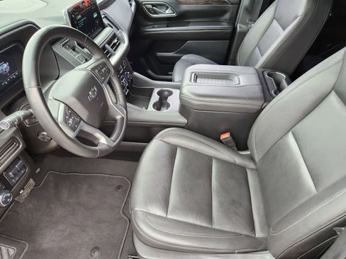 Used 2024 Chevrolet Tahoe Z71 w/ Luxury Package AWD/4WD image 11