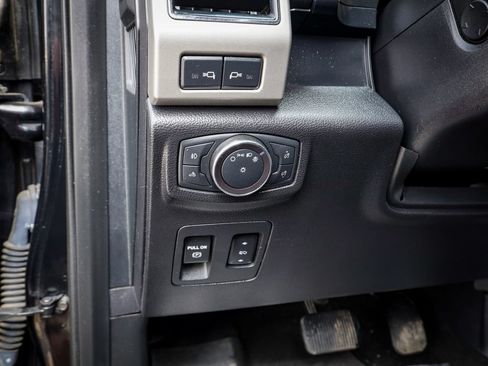 Used 2018 Ford F150 Lariat w/ Equipment Group 502A Luxury AWD/4WD image 22