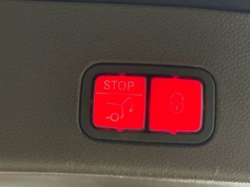 Used 2017 Mercedes-Benz GLS 450 4MATIC w/ Premium Package image 22