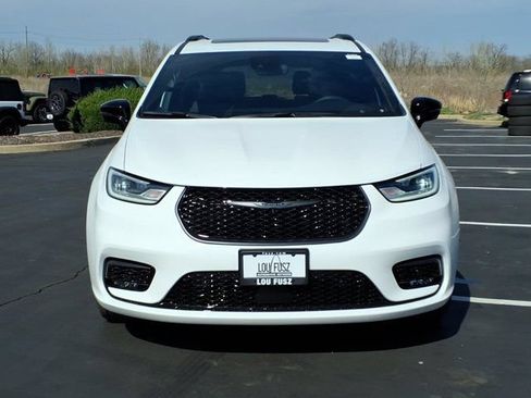 New 2026 Chrysler Pacifica Select w/ S Appearance Package FWD image 26