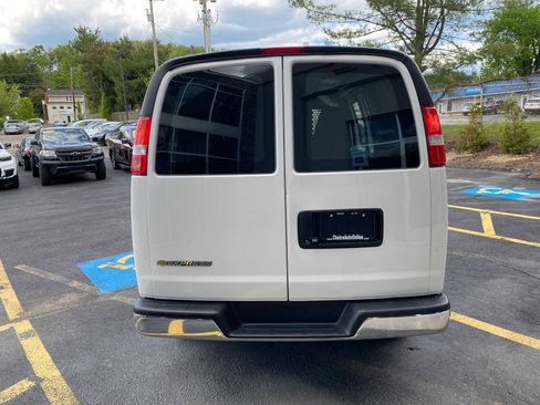 Used 2024 Chevrolet Express 2500 w/ Driver Convenience Package RWD image 13