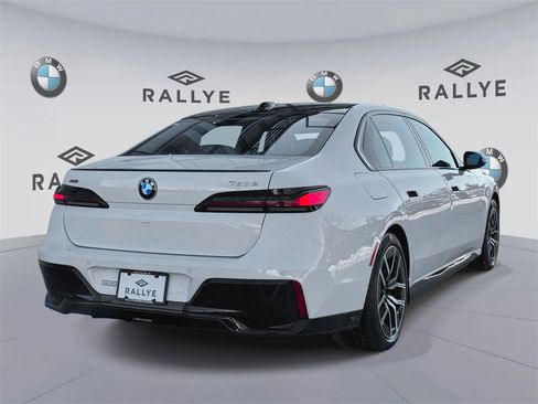 Certified 2025 BMW 750e xDrive w/ Premium Package image 4