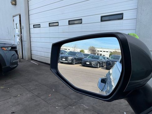 Used 2025 Kia Sportage LX image 18