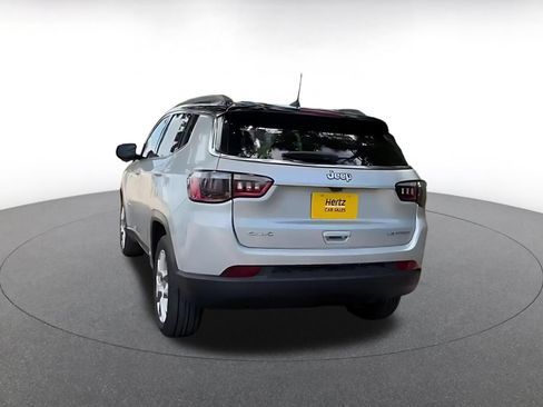 Used 2025 Jeep Compass Limited AWD/4WD image 11