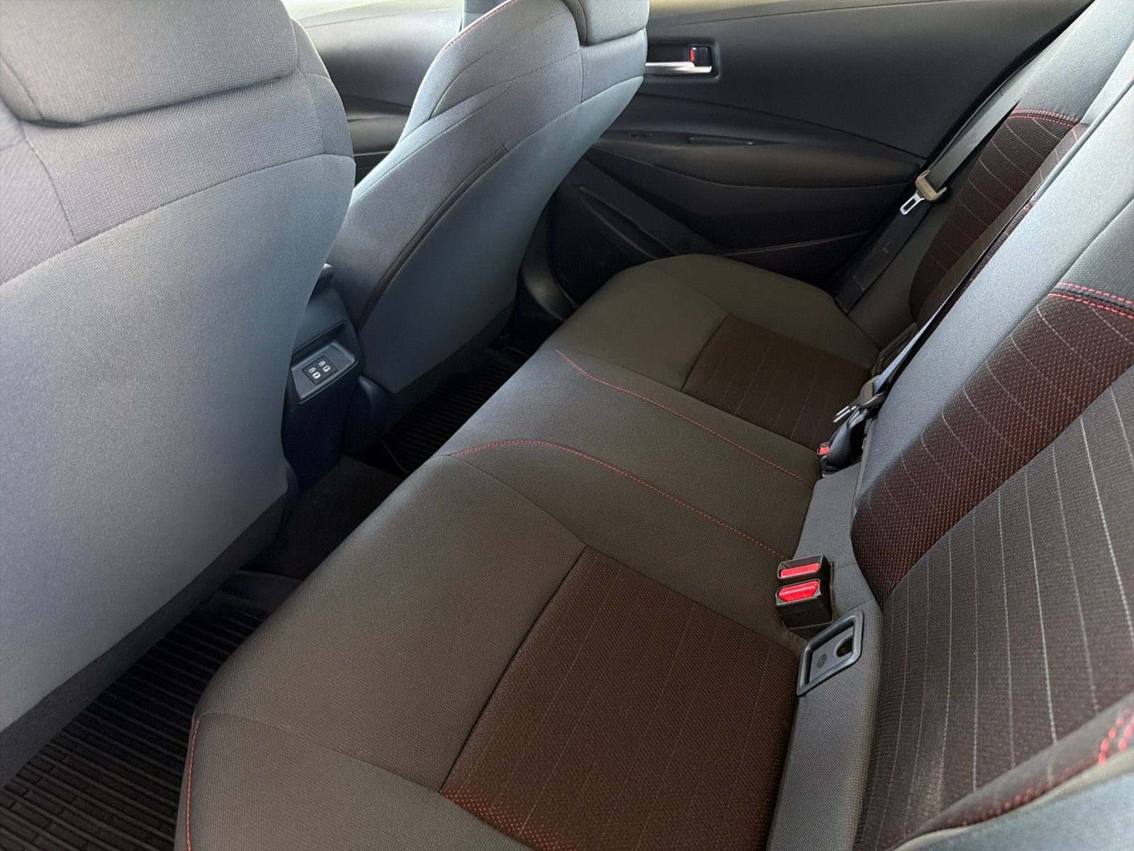 Used 2026 Toyota Corolla SE FWD image 11