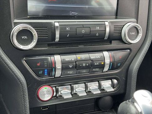 Used 2018 Ford Mustang Premium RWD image 31