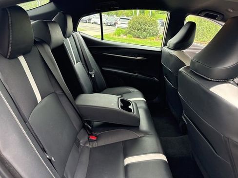 Used 2025 Toyota Camry SE FWD image 28
