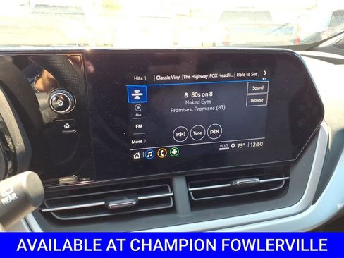 Used 2025 Chevrolet Trax RS FWD image 25