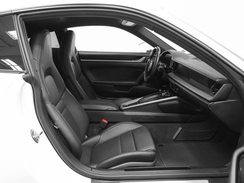 Certified 2021 Porsche 911 Carrera RWD image 26