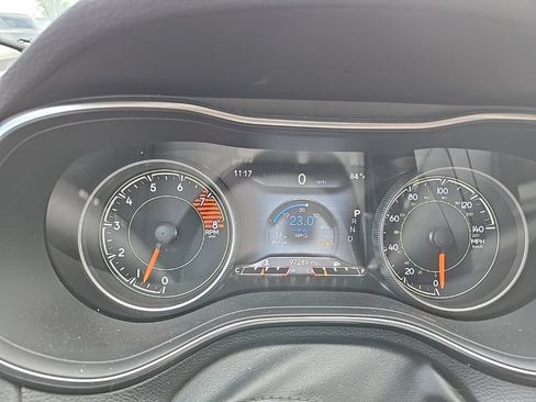 Used 2019 Jeep Cherokee Trailhawk w/ Cold Weather Group AWD/4WD image 18