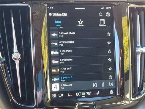 Used 2025 Volvo XC60 B5 Core image 16