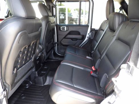 Used 2021 Jeep Wrangler Unlimited Rubicon AWD/4WD image 10