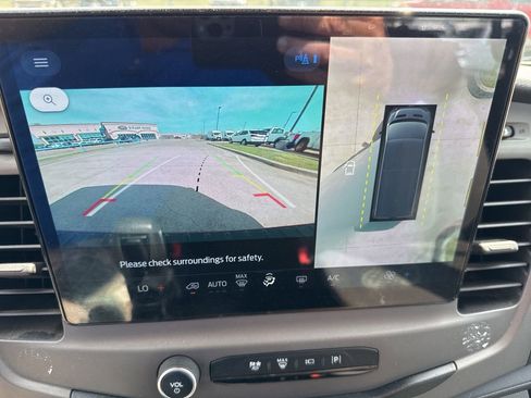 Used 2022 Ford Transit 350 XLT image 25