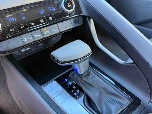 Used 2024 Hyundai Elantra SEL image 16