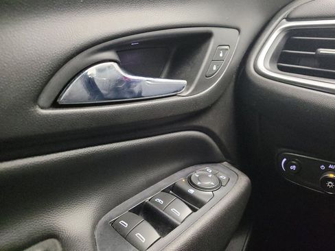 Used 2019 Chevrolet Equinox LT image 27