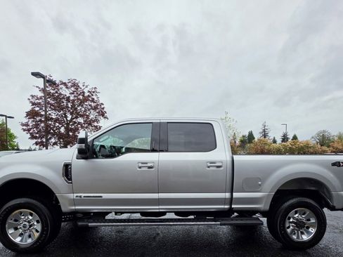 Used 2017 Ford F350 Lariat w/ Lariat Value Package AWD/4WD image 2