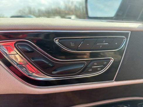 Used 2019 Lincoln Navigator L Reserve image 12