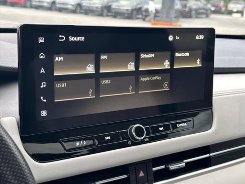 Used 2025 Mitsubishi Outlander AWD image 26