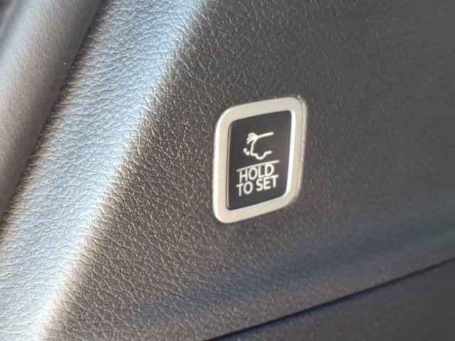 New 2027 Chrysler Pacifica Select FWD image 13