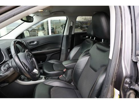 Used 2018 Jeep Compass Latitude w/ Popular Equipment Group image 8