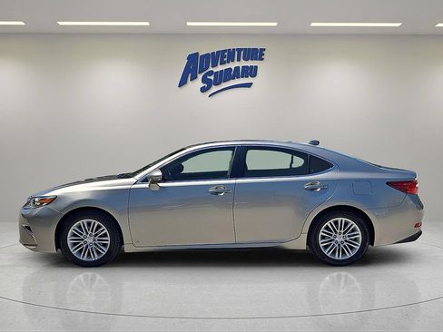 Used 2016 Lexus ES 350 w/ Premium Package w/Wood Trim FWD image 4