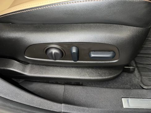 Certified 2023 Chevrolet Equinox Premier image 35