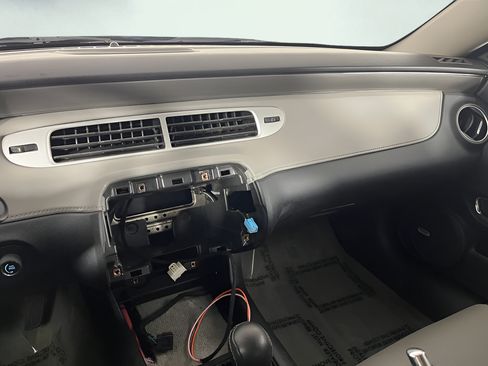 Used 2013 Chevrolet Camaro LT RWD image 15