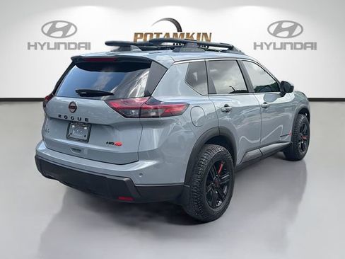 Used 2025 Nissan Rogue SV AWD/4WD image 5