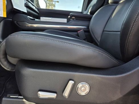 New 2026 Lincoln Navigator Reserve w/ Jet Appearance Package image 12