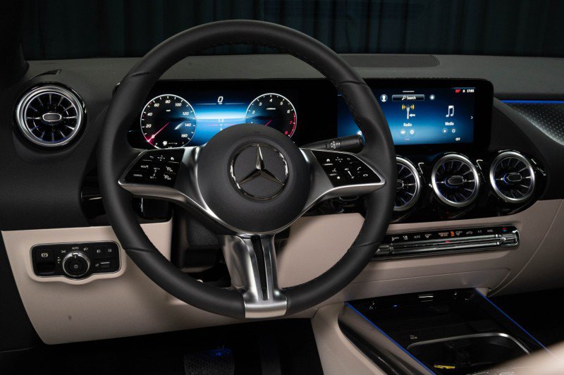 New 2026 Mercedes-Benz GLA 250 image 16