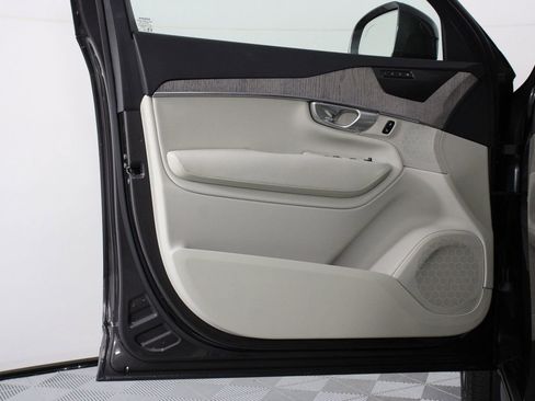 Certified 2024 Volvo XC90 T8 Plus w/ Protection Package Premier image 17