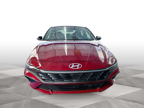 Used 2025 Hyundai Elantra Sport FWD image 3