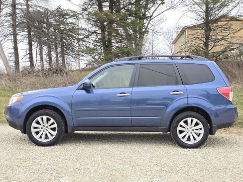 Used 2011 Subaru Forester 2.5X Premium w/ All-Weather Pkg AWD/4WD image 3