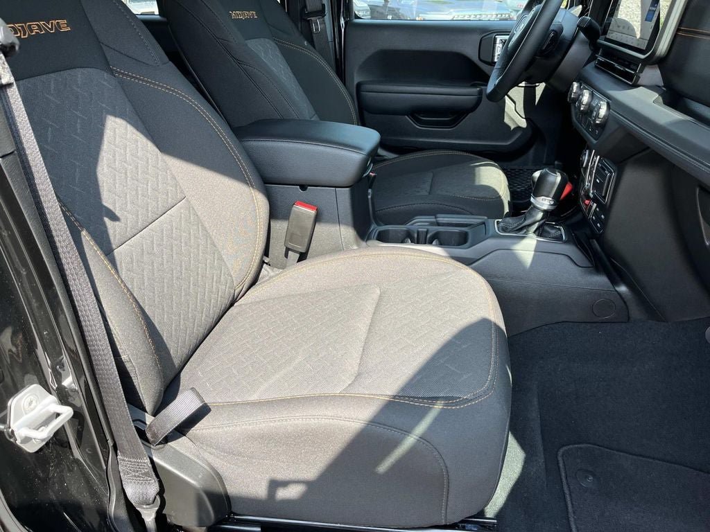 Used 2026 Jeep Gladiator Mojave AWD/4WD image 24